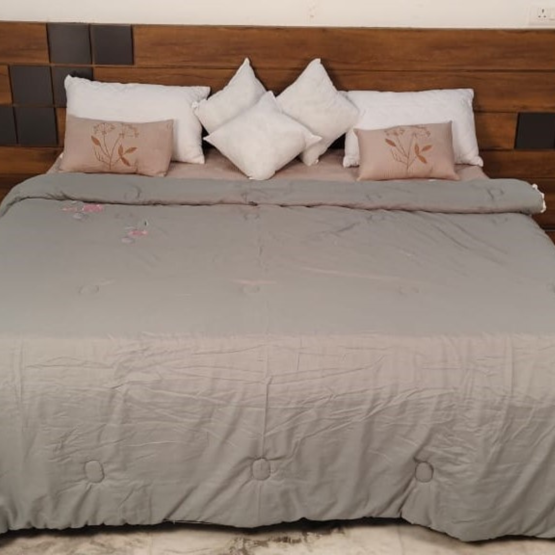 Ultra Soft Glace Cotton Tufted Comforter – Double Bed Size