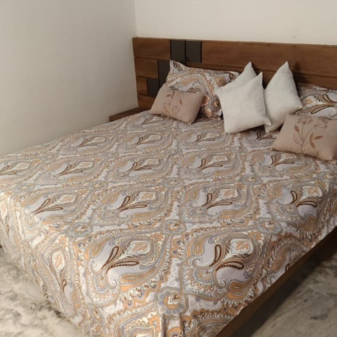 300 TC Glace Cotton Bedsheet Set – Queen Size (90 x 100 inches)